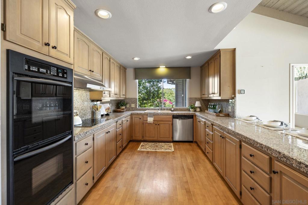 2357 Royal Crest - photo 11