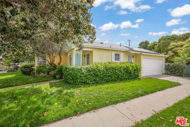 6961 Zelzah Avenue, Reseda CA: https://media.crmls.org/mediaz/4a98a062-b292-478a-8642-a94dc61fa9e7.jpg