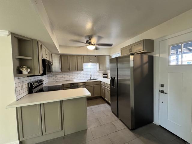 Detail Gallery Image 11 of 40 For 170 W Vermont Ave #7,  Escondido,  CA 92025 - 3 Beds | 2/1 Baths