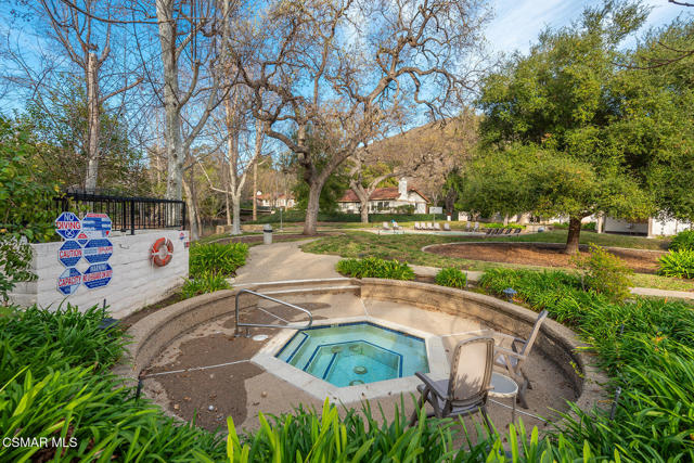 784 N Valley Drive, Westlake Village CA: https://media.crmls.org/mediaz/4a98f932-69c7-4db6-b2b7-96d5713044c0.jpg