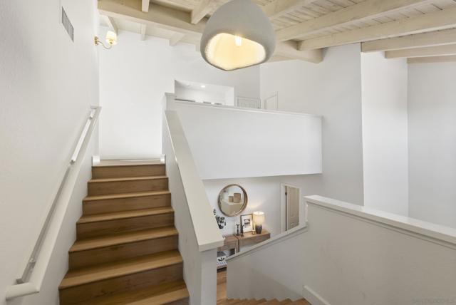 6489 Caminito Catalan, La Jolla CA: https://media.crmls.org/mediaz/4a9a1659-fc07-4c45-9dab-c913256c8a45.jpg