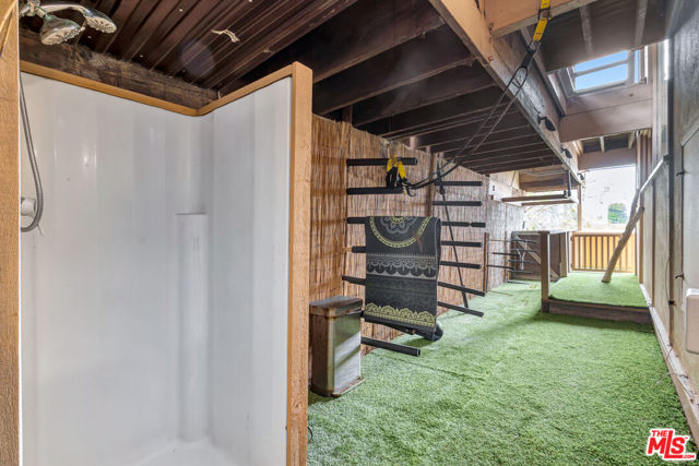 26636 Latigo Shore Drive, Malibu CA: https://media.crmls.org/mediaz/4a9b2fc6-b098-420b-9635-909b7c1016df.jpg