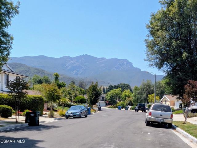 951 Tapies Court, Newbury Park CA: https://media.crmls.org/mediaz/4a9b875a-6f43-4b13-9f3e-e57459e5b269.jpg