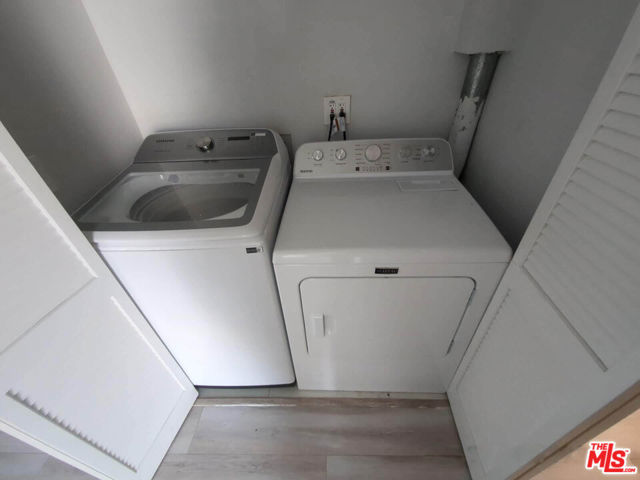 1844 Thayer Avenue, Los Angeles CA: https://media.crmls.org/mediaz/4a9be4e5-7eb2-4cd7-b4cc-b3b8ef2df754.jpg