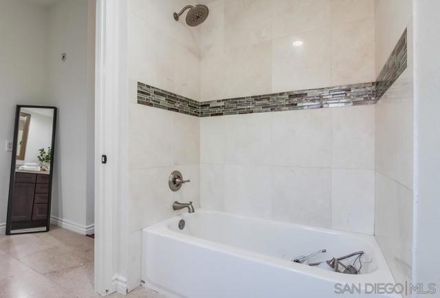 12709 Treeridge Ter, Poway CA: https://media.crmls.org/mediaz/4a9bf324-570e-4a86-959b-4eb500c5da64.jpg