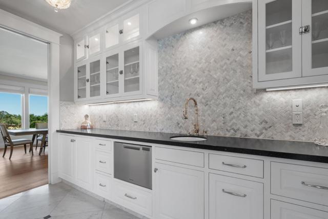 40 S Circle Drive, Santa Cruz CA: https://media.crmls.org/mediaz/4a9c3dda-0265-4c71-876c-a0f2666f52f3.jpg
