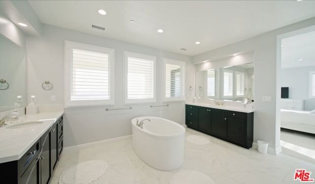 20326 W Liverpool Way, Porter Ranch CA: https://media.crmls.org/mediaz/4a9c8b7d-9561-4405-9b79-9fa3c183e4c9.jpg
