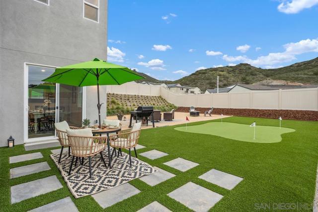 35505 Orchard Trails, Fallbrook CA: https://media.crmls.org/mediaz/4a9ccc23-a84c-4227-8658-3ac62761d0f9.jpg