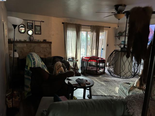 5913 Woodleigh Dr, Carmichael CA: https://media.crmls.org/mediaz/4a9d63c6-501b-445a-8daa-420e17d20dd1.jpg