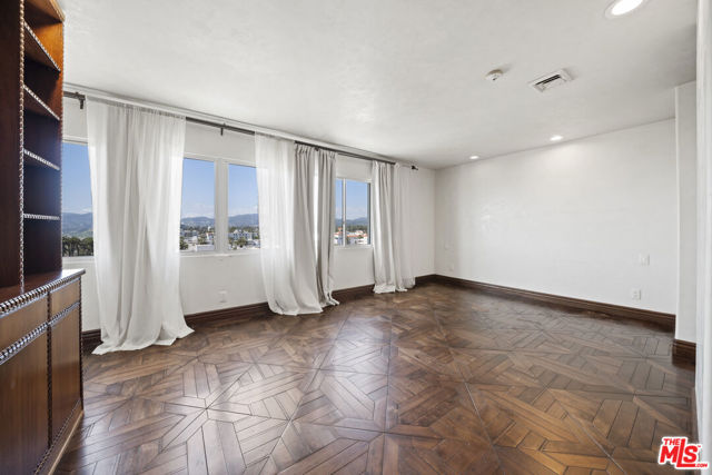 101 California Avenue, 902 photo 8