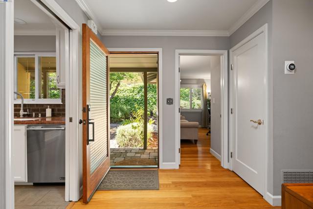 4457 LINDA WAY, Pleasanton CA: https://media.crmls.org/mediaz/4a9e8fcc-73df-41cd-a127-8a5c882b92ad.jpg