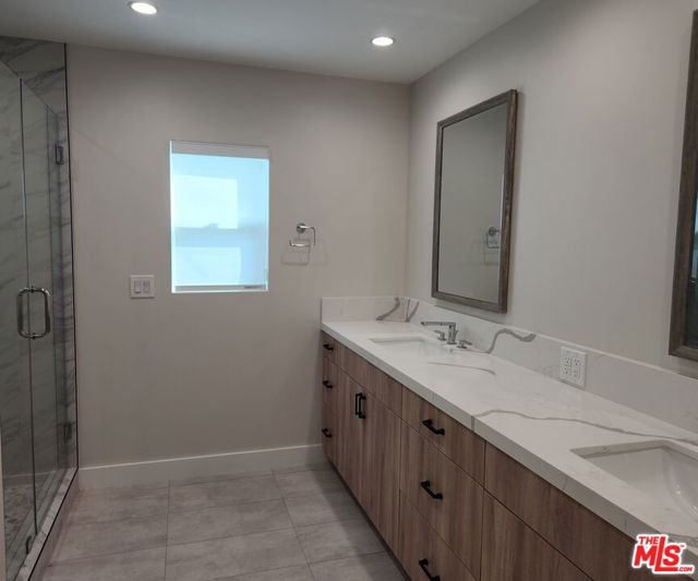 422 Almond Avenue, Monrovia CA: https://media.crmls.org/mediaz/4a9e980e-b8a8-4ed5-bef1-8d968052e0c7.jpg