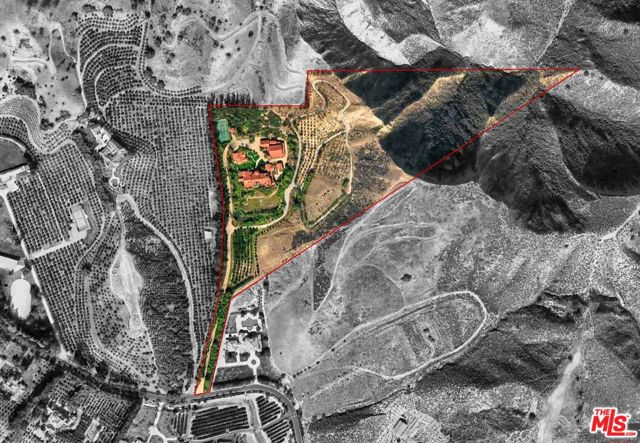 6914 Solano Verde Drive, Somis CA: https://media.crmls.org/mediaz/4aa08b22-791e-4168-90d3-68403cf2a458.jpg