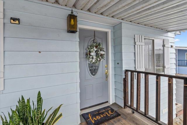 66 Contento Dr, Watsonville CA: https://media.crmls.org/mediaz/4aa0c85c-5841-4577-93c6-88da0cc7a44b.jpg