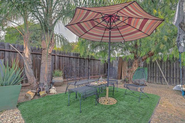 123 N Hayden Dr, Escondido CA: https://media.crmls.org/mediaz/4aa14774-dd26-4fe4-9079-245f11c9d51f.jpg