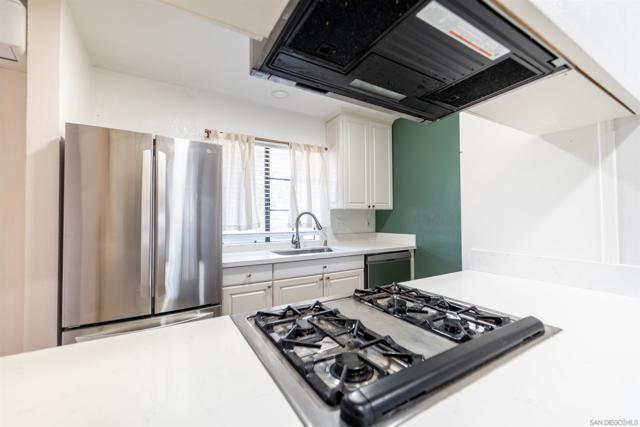 4847 Parks Ave, La Mesa CA: https://media.crmls.org/mediaz/4aa162aa-0f94-4bce-a2bb-30e8f62e2b1a.jpg