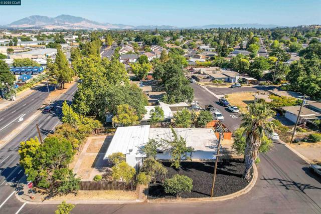 197 Carolos Drive, Pacheco CA: https://media.crmls.org/mediaz/4aa1c40b-83d7-4980-a9c7-bbcdcfab6c97.jpg