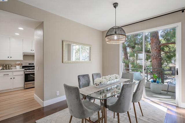 Image 10 of 29 For 440 Navaro Pl  115