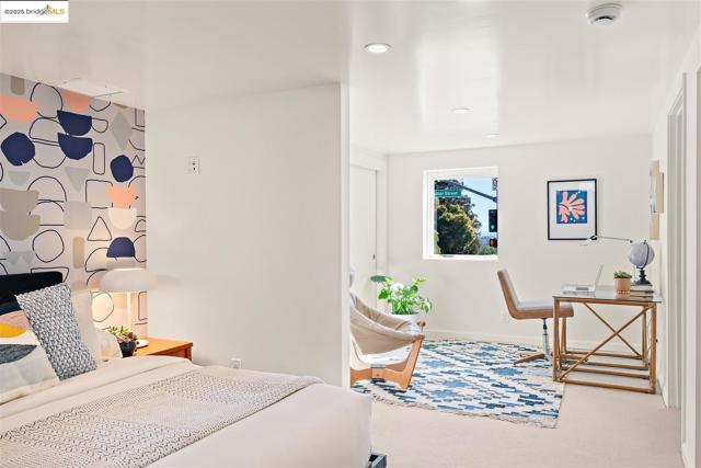 1000 Navellier St, El Cerrito CA: https://media.crmls.org/mediaz/4aa2244c-e0dd-4c17-b763-22d302020fd8.jpg