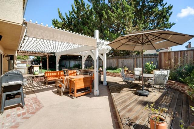 930 Hoesch Way, Gilroy CA: https://media.crmls.org/mediaz/4aa295a7-cc9c-478d-b49f-18e7d3fafb49.jpg