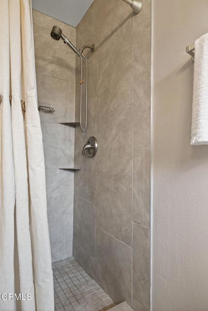 269 E Elfin Green, Port Hueneme CA: https://media.crmls.org/mediaz/4aa2fa69-10db-43da-8ec4-c3ccfadd1b26.jpg