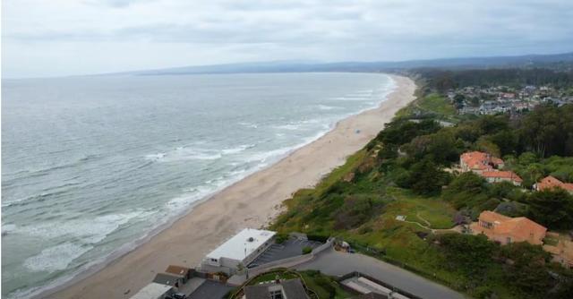 115 Oceanview Drive, Watsonville CA: https://media.crmls.org/mediaz/4aa32d7d-eaa2-4461-a6ac-64d2c81fd8ef.jpg