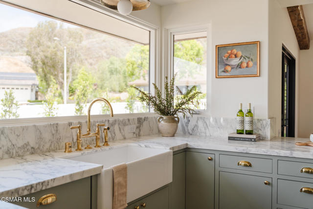 1207 Westridge Drive, Ventura CA: https://media.crmls.org/mediaz/4aa3b64c-7353-418a-b0f3-8464453a88c6.jpg