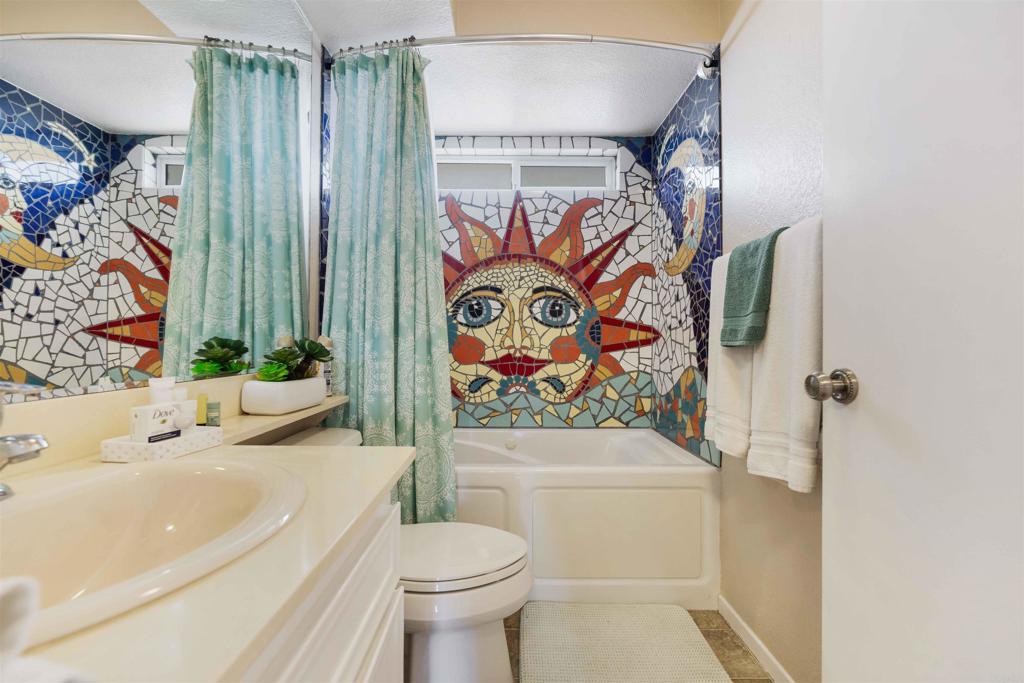 https://media.crmls.org/mediaz/4aa3e2ef-de7b-4096-8b0a-c6f082229706.jpg?preset=X-Large