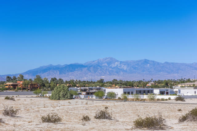 35335 Via Josefina, Rancho Mirage CA: https://media.crmls.org/mediaz/4aa3f4ee-90fc-426d-a9e8-0a1b3bfae3db.jpg