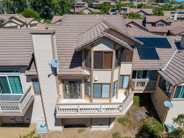 427 Conifer Glen, Escondido CA: https://media.crmls.org/mediaz/4aa45b13-b292-4b72-beaa-5735fc3b1100.jpg
