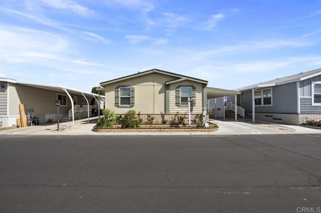 Detail Gallery Image 1 of 1 For 4660 N River Rd #36,  Oceanside,  CA 92057 - 4 Beds | 2 Baths