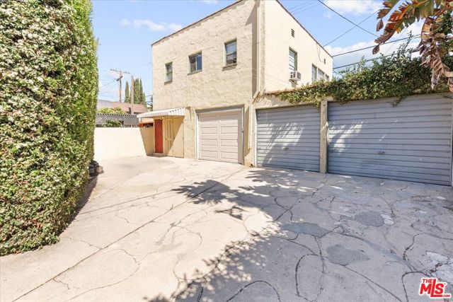 3707 Edenhurst Avenue, Los Angeles CA: https://media.crmls.org/mediaz/4aa4756c-6b61-4d78-9627-8a2d88bd7111.jpg