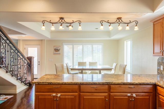 Detail Gallery Image 10 of 46 For 1657 Coronado Ave, Spring Valley,  CA 91977 - 5 Beds | 3/1 Baths