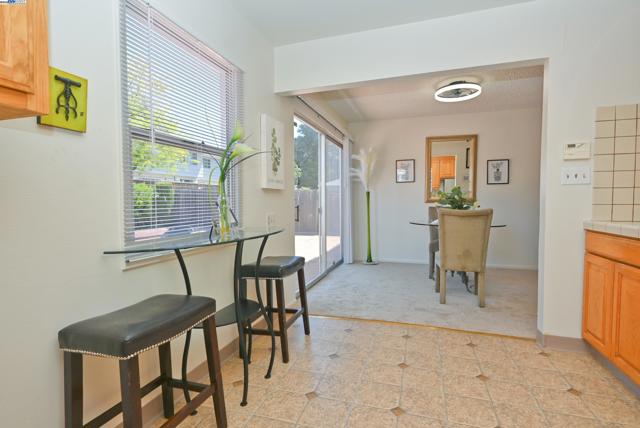 4248 Mabel Avenue, Castro Valley CA: https://media.crmls.org/mediaz/4aa4f65d-ac53-4546-a88e-31238d4be1ed.jpg