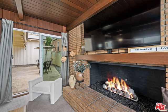 622 Esplanade, Redondo Beach CA: https://media.crmls.org/mediaz/4aa502ef-570f-4a68-9b1c-ed4940aaf199.jpg