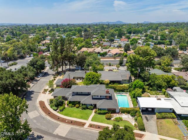 1915 Canyon Close Road, Pasadena CA: https://media.crmls.org/mediaz/4aa51827-292c-4b0d-b925-02d6849f819e.jpg