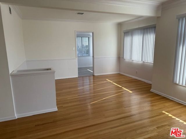 5702 S Corning Avenue, Los Angeles CA: https://media.crmls.org/mediaz/4aa5c293-12e0-48ac-bc5b-be2a9d1285e0.jpg