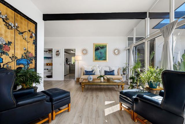 43709 Louisiana Street, Palm Desert CA: https://media.crmls.org/mediaz/4aa5ce28-605a-4556-b477-1dbf44c1af2a.jpg
