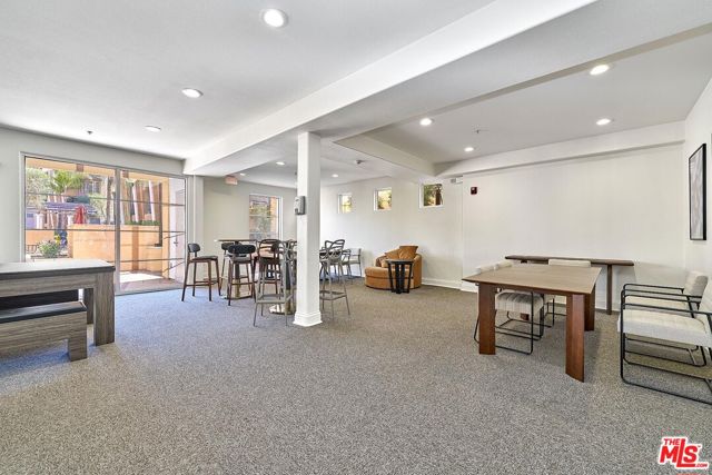 360 W Avenue 26, Los Angeles CA: https://media.crmls.org/mediaz/4aa61230-4e81-4c3b-ba91-8f94393fa8eb.jpg