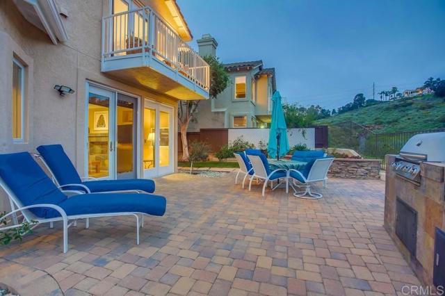 Detail Gallery Image 8 of 74 For 7046 via Ostiones, Carlsbad,  CA 92009 - 5 Beds | 3 Baths