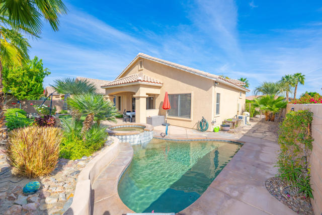 45595 Banff Springs Street, Indio CA: https://media.crmls.org/mediaz/4aa6710c-e7af-4d40-9326-9d88b7212f80.jpg