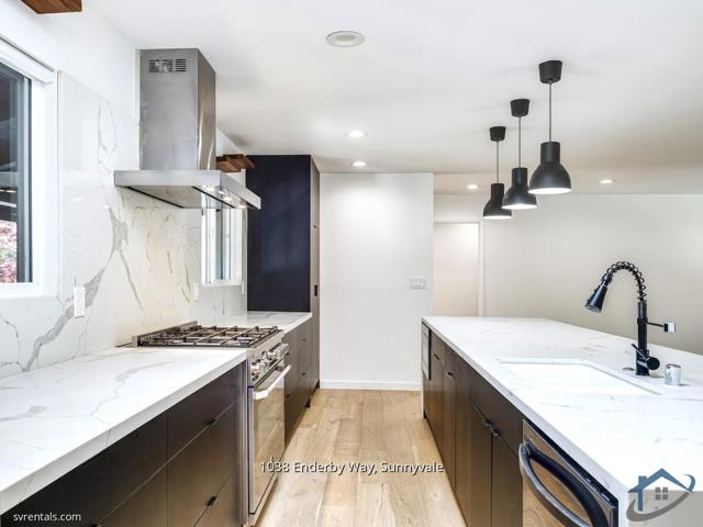 1038 Enderby Way, Sunnyvale CA: https://media.crmls.org/mediaz/4aa6a908-d15b-47f2-88f7-715e953dd2ed.jpg