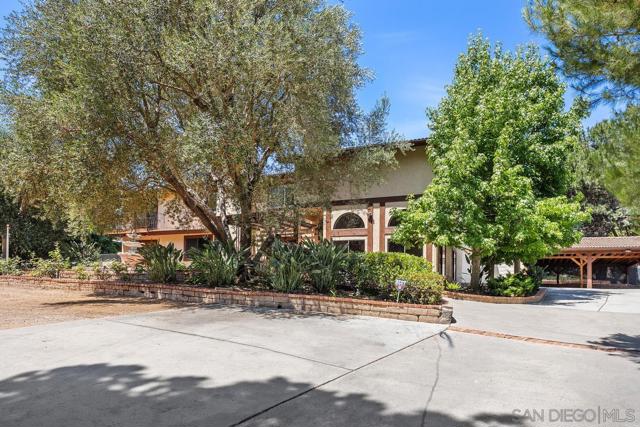 14210 Tierra Bonita Road, Poway CA: https://media.crmls.org/mediaz/4aa6b489-481f-44d1-9236-6fef3d7f0f45.jpg