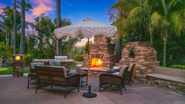 753 Jacquelene Ct, Encinitas CA: https://media.crmls.org/mediaz/4aa747fd-05b6-4f62-9053-c3aa9ab42bfd.jpg