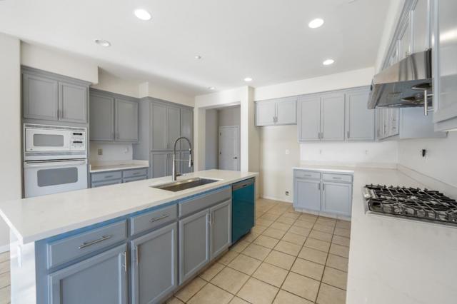 16341 Adobe Way, Lathrop CA: https://media.crmls.org/mediaz/4aa7a21d-40ba-4036-b509-4ec6cd21b41d.jpg