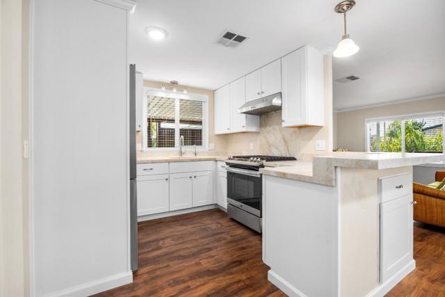 4160 Jade Street, Capitola CA: https://media.crmls.org/mediaz/4aa7adef-e06c-4bfa-9d6e-2ec8f24bbf71.jpg