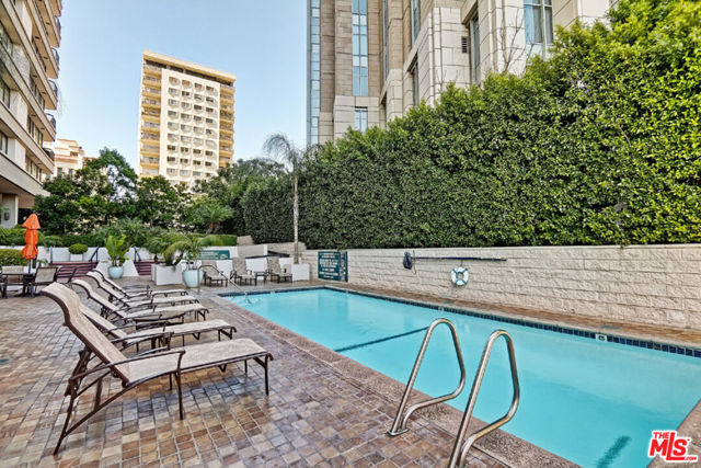 10790 Wilshire Boulevard, Los Angeles CA: https://media.crmls.org/mediaz/4aa7fa41-a700-49c1-aa11-aa81f06631b1.jpg