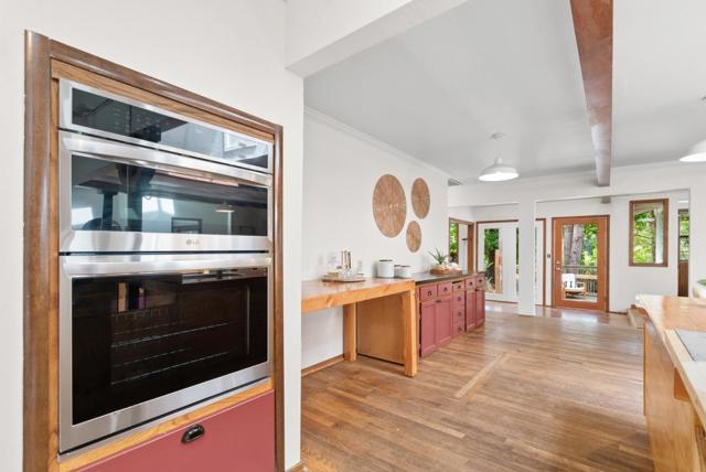 530 Flume Road, Aptos CA: https://media.crmls.org/mediaz/4aa82735-9e51-4a5b-976c-4adf59ed4f61.jpg
