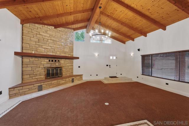 11580 Manzanita Rd, Lakeside CA: https://media.crmls.org/mediaz/4aa83cb9-ad7f-4002-be2c-1a3e1a4d4395.jpg