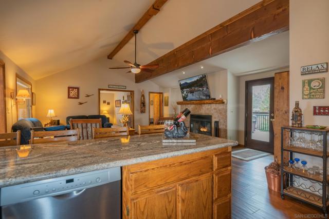 39470 Lake Dr, Big Bear CA: https://media.crmls.org/mediaz/4aa860bd-cacf-467a-8ee0-cf83c67cf4b4.jpg